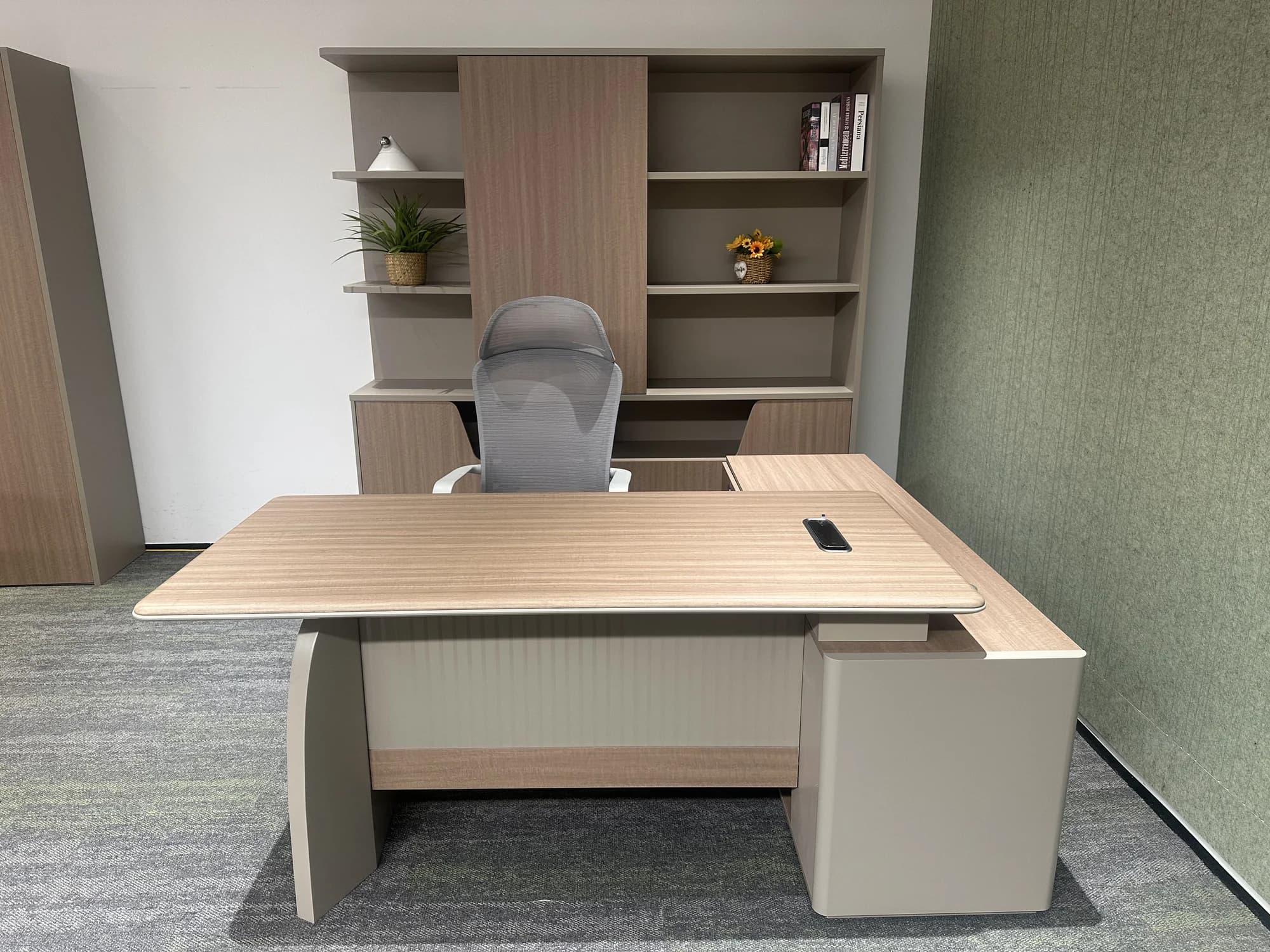 Aurora B162 Executive Desk